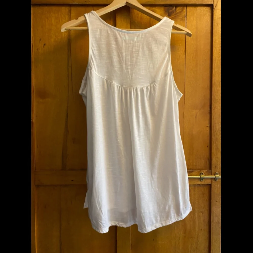 Embroidered Tank - Picture 2 of 2